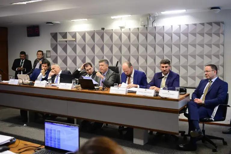 Chefe da Dataprev é internado, e sessão da CPMI é cancelada