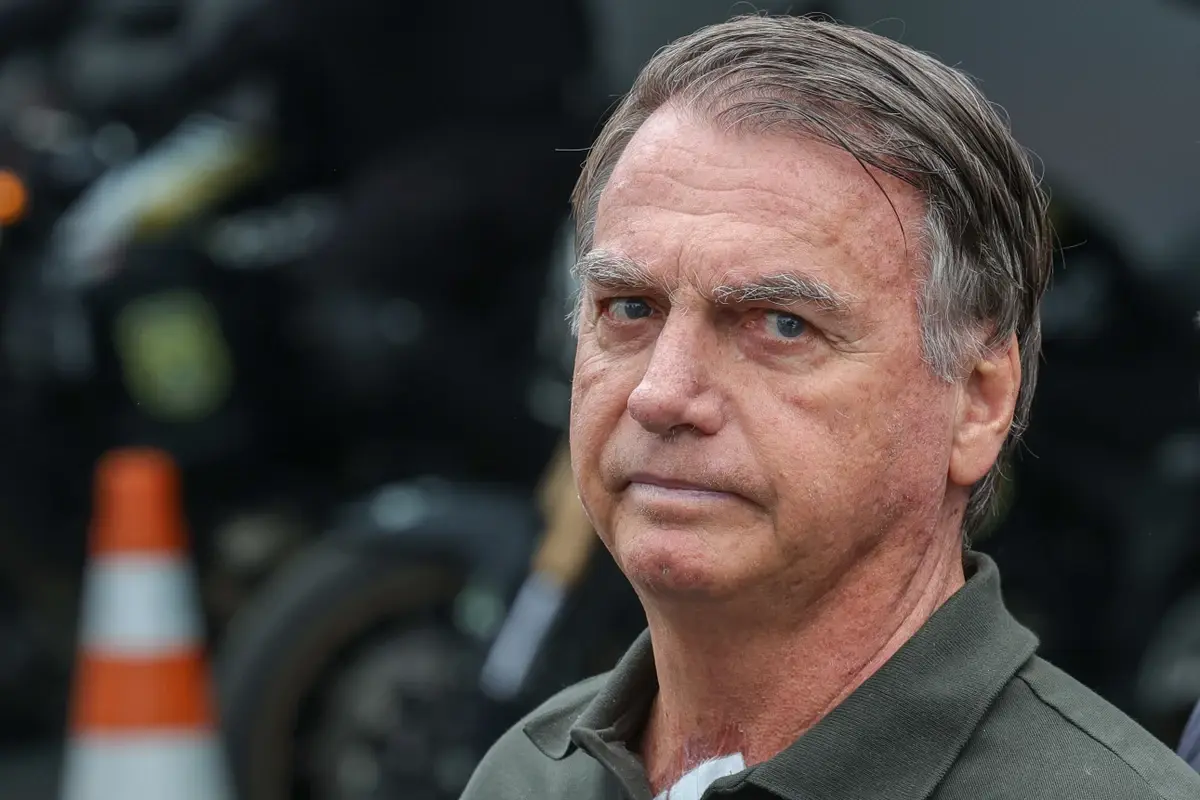 Defesa de Bolsonaro diz que ficou sabendo de fala de Eduardo sobre suposto acesso a vídeo pela intimação de Moraes