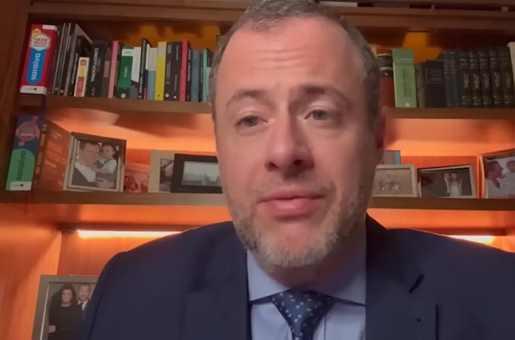 Defesa de Bolsonaro se manifesta após decisão por domiciliar