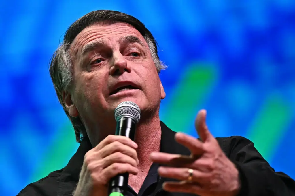 Domiciliar é necessidade médica de Bolsonaro, afirma especialista