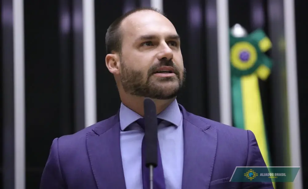 Eduardo tem 15 dias para se defender em processo da PF por abandono de cargo