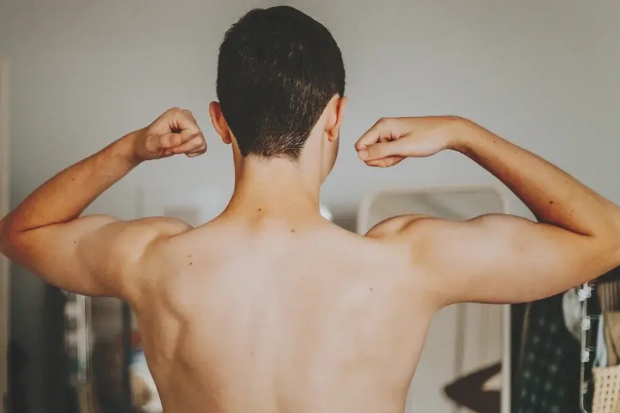 Endocrinologista explica o que pode causar sarcopenia na juventude