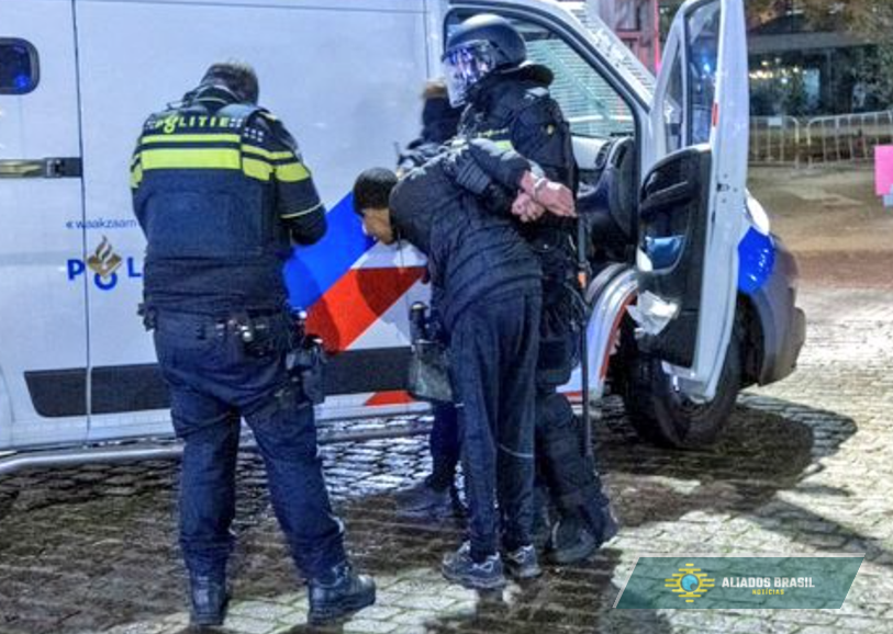 Escola judaica é alvo de explosão em Amsterdã