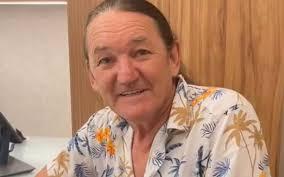 Humorista Marquito é extubado e respira sem aparelhos após cirurgia; hospital mantém quadro como grave