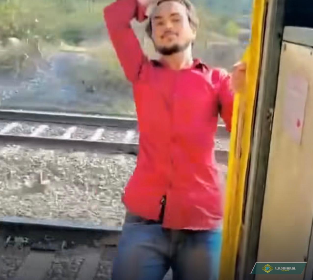 Jovem tenta fazer desafio da internet em trem e o pior acontece; VEJA VÍDEO