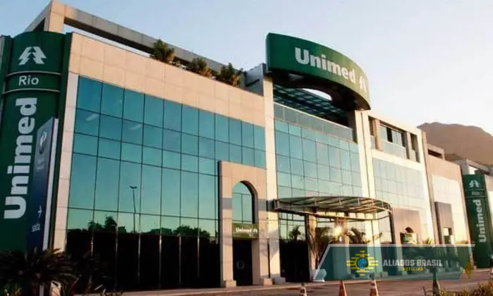 Justiça obriga plano de saúde a liberar exame de próstata a trans