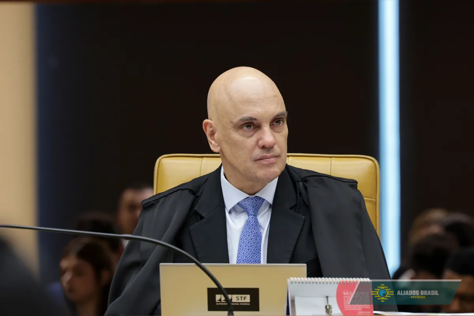 URGENTE: Moraes concede prisão domiciliar a Bolsonaro após internação por pneumonia