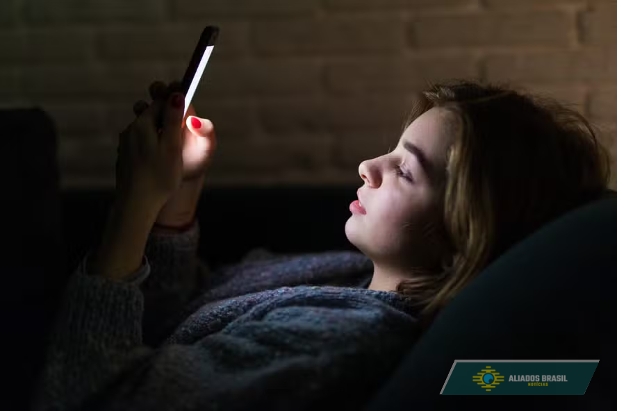 Número de meninas que relatam tristeza e acham que a vida não vale a pena é o dobro do de meninos, relata IBGE