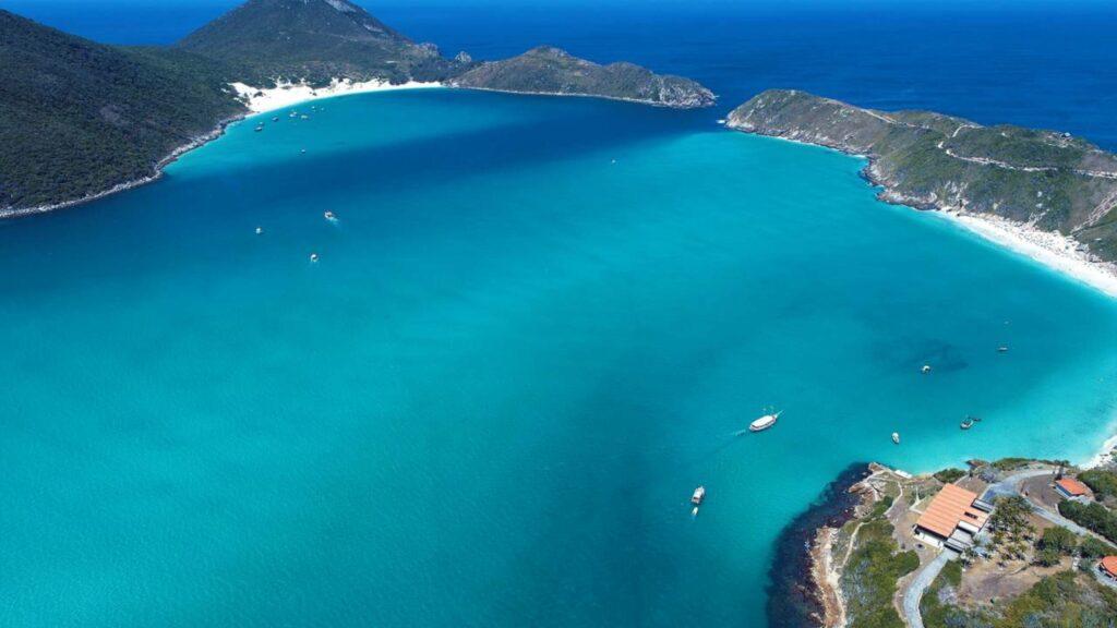 O Caribe Brasileiro com areias tão brancas que não esquentam e um mar de águas transparentes