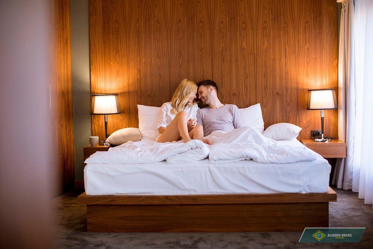 O hábito noturno que está por trás de quase metade dos divórcios, segundo estudo — e não é o uso do celular