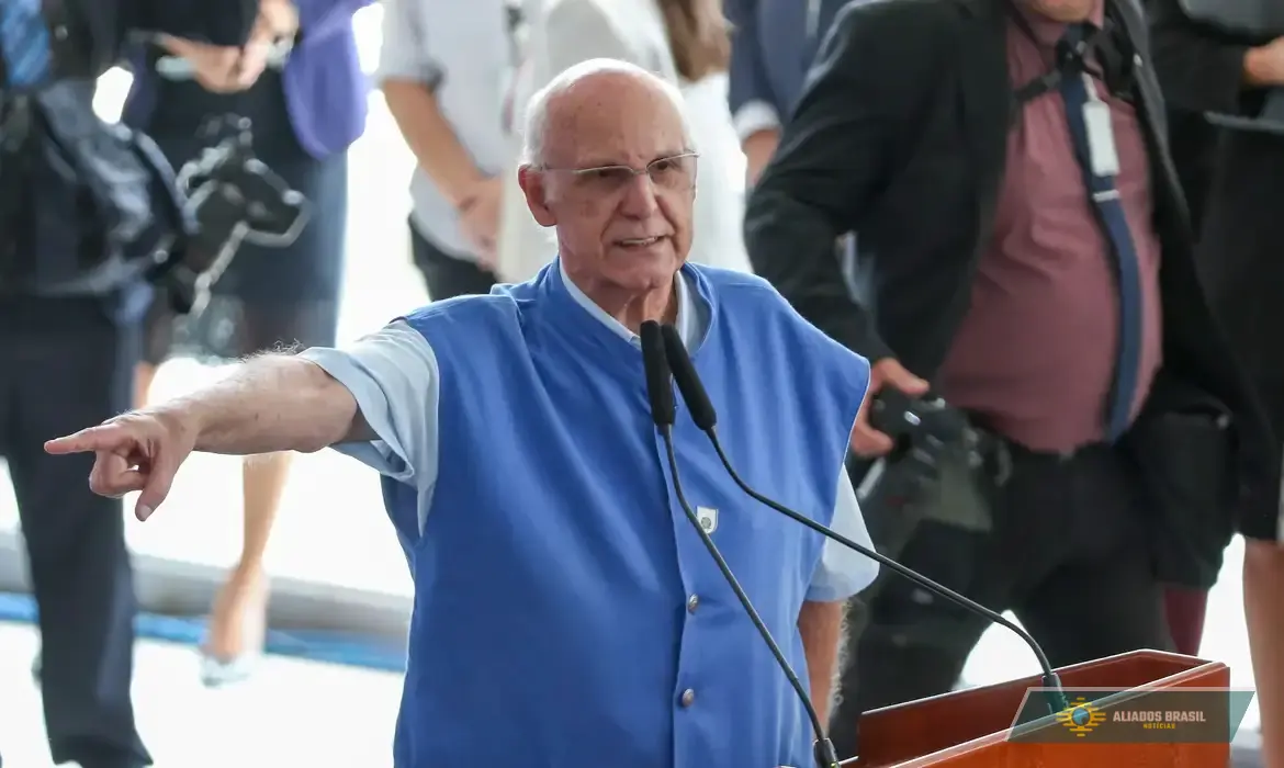 Prefeitura de SP fecha centro fundado por Júlio Lancellotti