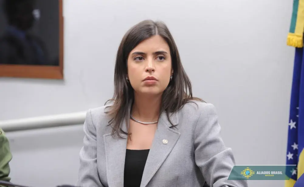 PT não apoia projeto de Tabata Amaral sobre antissemitismo