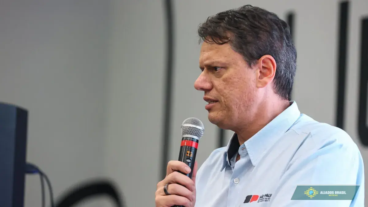 Tarcísio comunica PL que vai manter atual vice na chapa