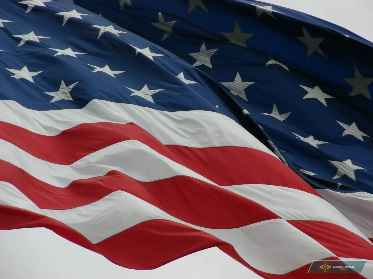 Venezuela: EUA erguem bandeira na embaixada após 7 anos