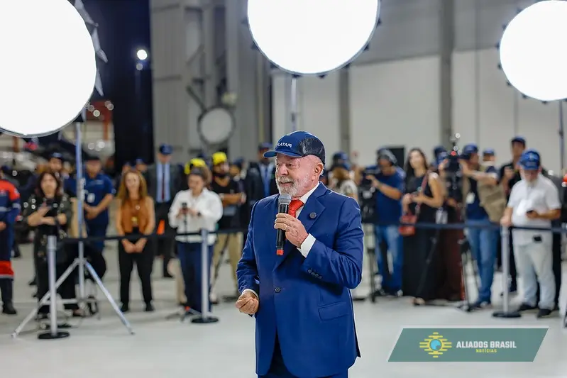 VÍDEO: Lula erra por falar que Brasil faz fronteira com toda América do Sul