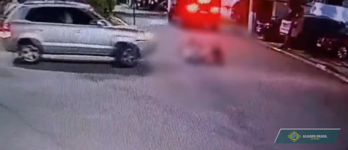 Vídeo: mulher entra em condomínio e atropela quatro crianças em Guarulhos