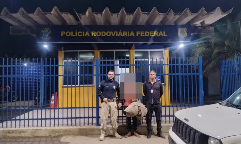 Adolescente viaja mais de 2 mil km após aprender a dirigir por tutorial na internet para encontrar ‘amiga’ do Roblox