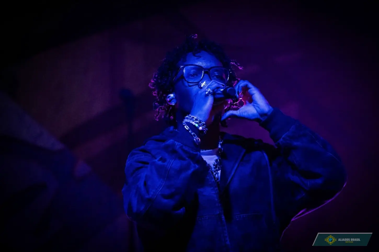 Cantor D4vd é acusado de matar adolescente de 14 anos nos EUA