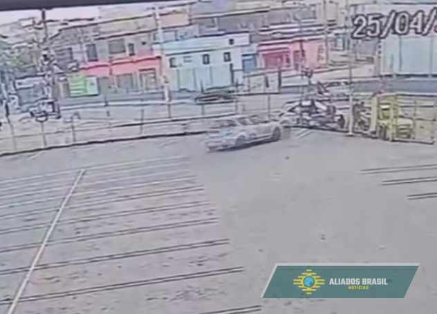 Carro invade barraca de comida em Barueri e deixa uma pessoa morta; saiba detalhes