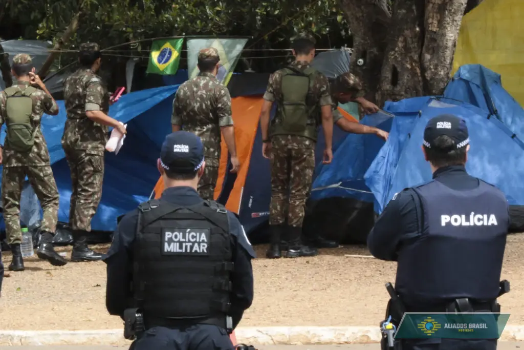 Coronéis condenados pelo 8/1 são expulsos da PMDF