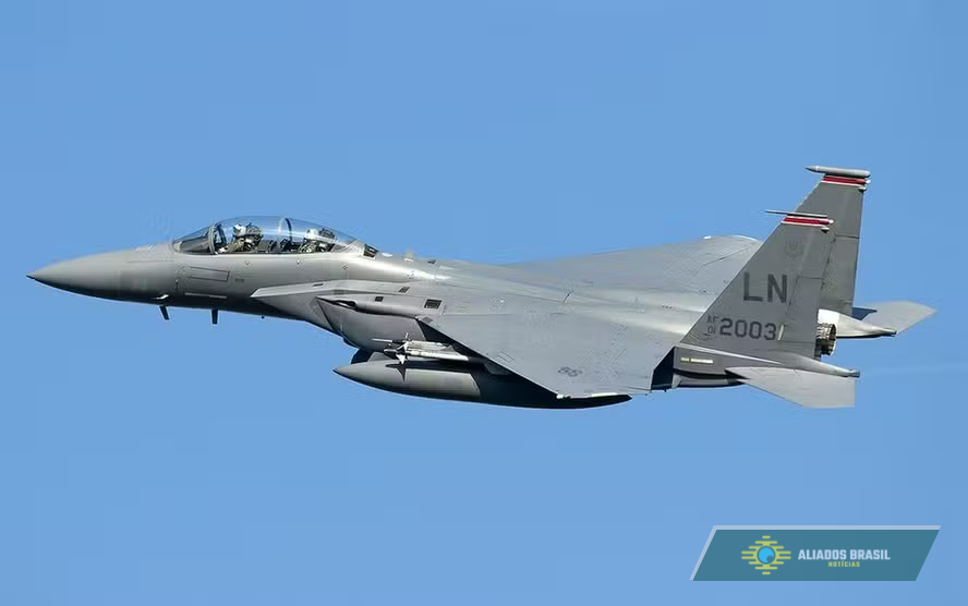 Desaparecimento de piloto eleva temor de nova crise de reféns entre EUA e Irã; resgate é de alto risco