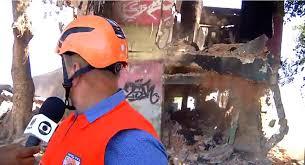 VÍDEO: Estrutura de imóvel desaba durante entrevista para telejornal em Campos