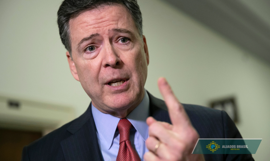 Ex-chefe do FBI vira réu por foto de conchas que Trump chamou de “ameaça de morte”; entenda