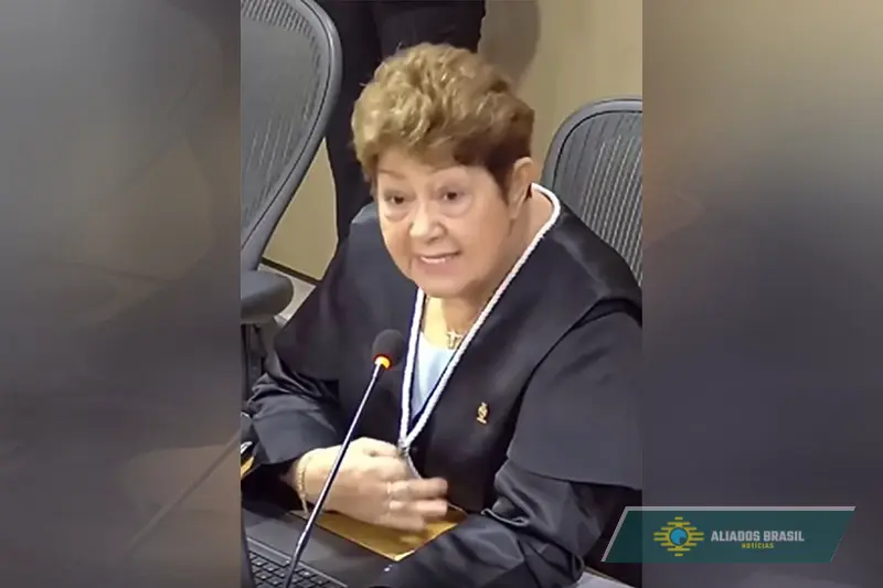 Fim de penduricalho levará juízes à “escravidão”, diz magistrada