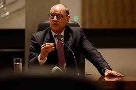 Governador em exercício do RJ exonera mais 93 na secretaria de Governo