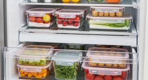 Guardar comida na panela ou no pote? Veja qual é a melhor opção