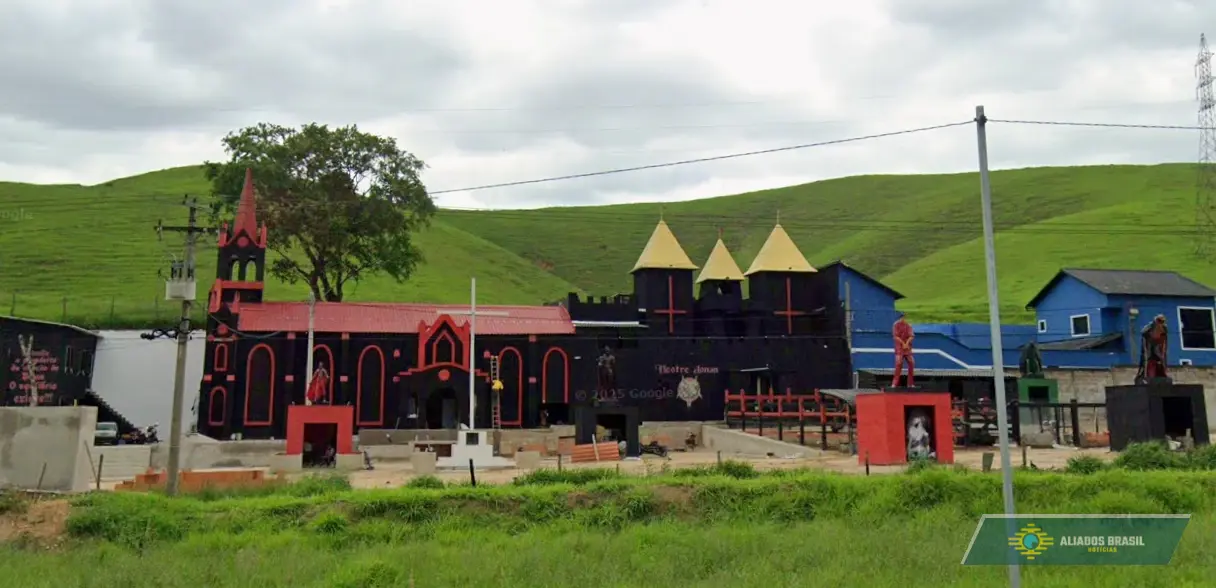 Igreja de Lúcifer tenta há 10 anos alvará para funcionar no RJ