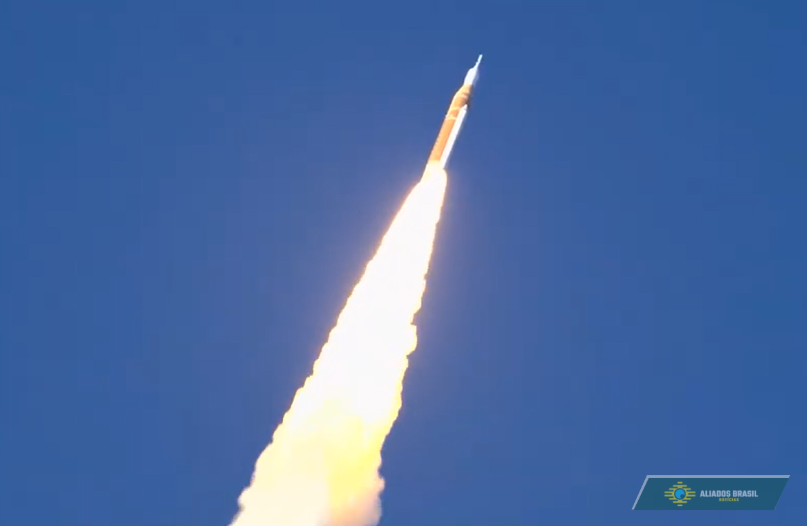 Lançamento histórico! Veja o momento em que a Artemis II decola rumo à Lua