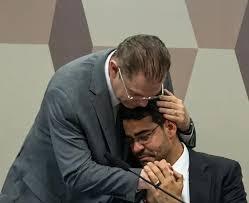 Líder do PL abraça Messias em sabatina, é criticado e se explica: 'Princípio de educação'