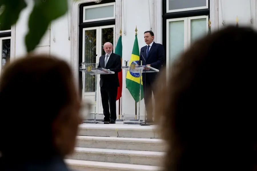 Lisboa: Protesto contra Lula reúne portugueses e brasileiros