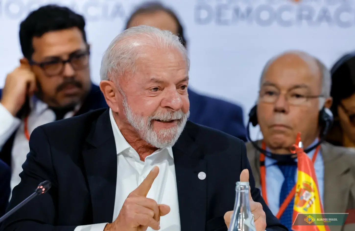 Lula elogia a Espanha por barrar aviões dos EUA para o Irã