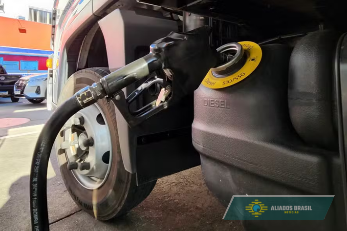 Mistura de etanol na gasolina vai mudar para 32% e do biodiesel no diesel para 16%, confirma Lula
