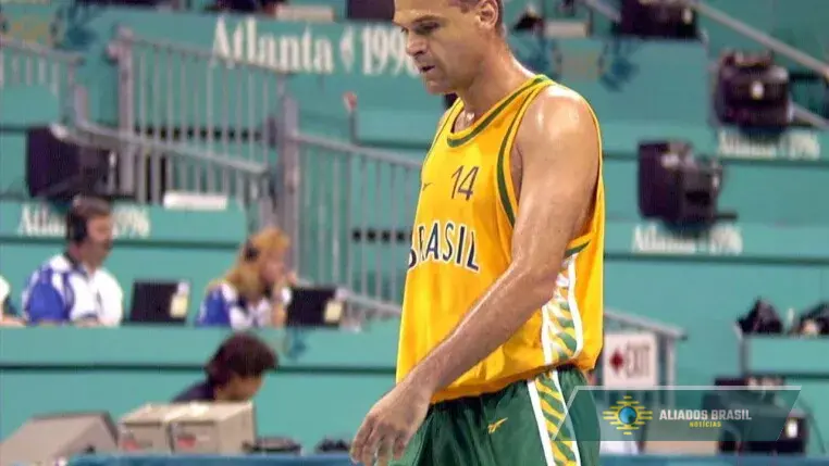 Morre Oscar Schmidt, lenda do esporte brasileiro, aos 68 anos