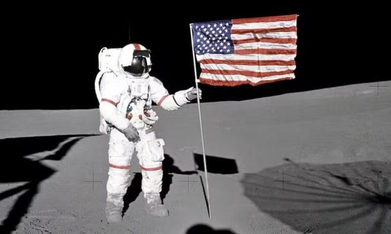 O que aconteceu com as bandeiras dos EUA deixadas na Lua? Saiba o que sobrou após mais de 50 anos