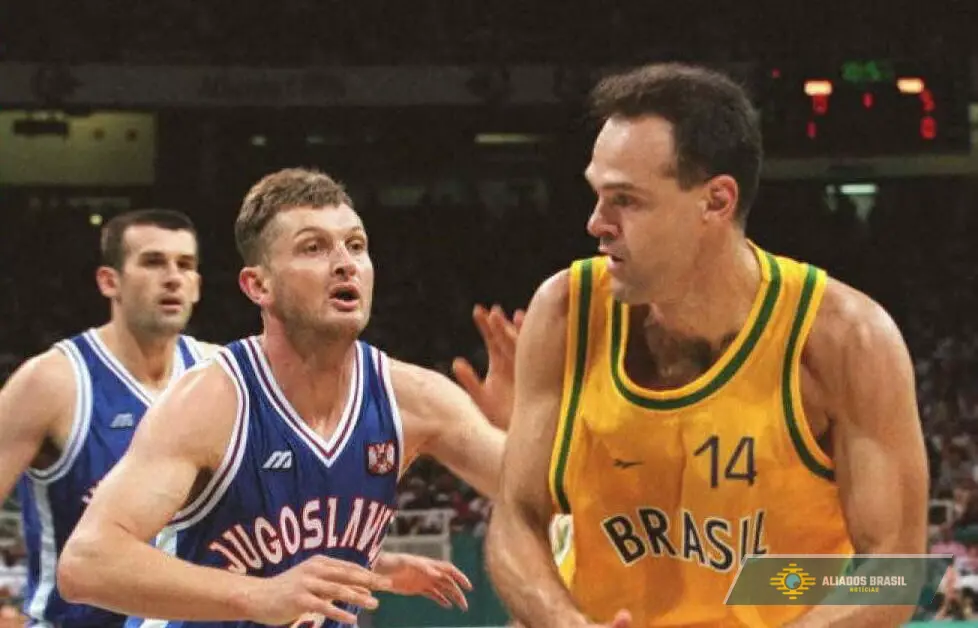 Oscar Schmidt é cremado com camisa da Seleção de basquete