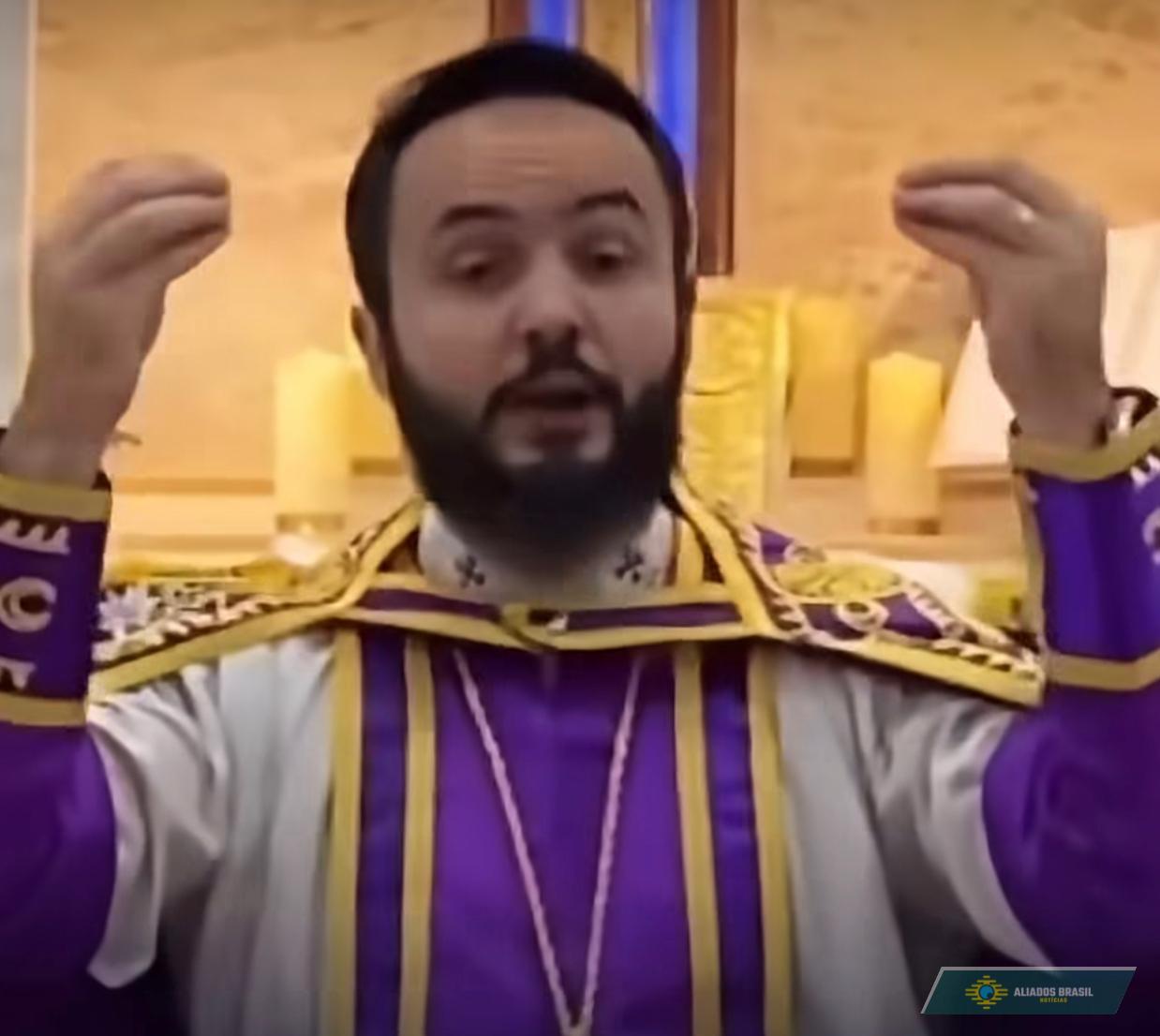 Padre critica tradição de comer peixe na Sexta-feira Santa e dispara: “quem inventou isso foi, no mínimo, um peixeiro”; VEJA VÍDEO