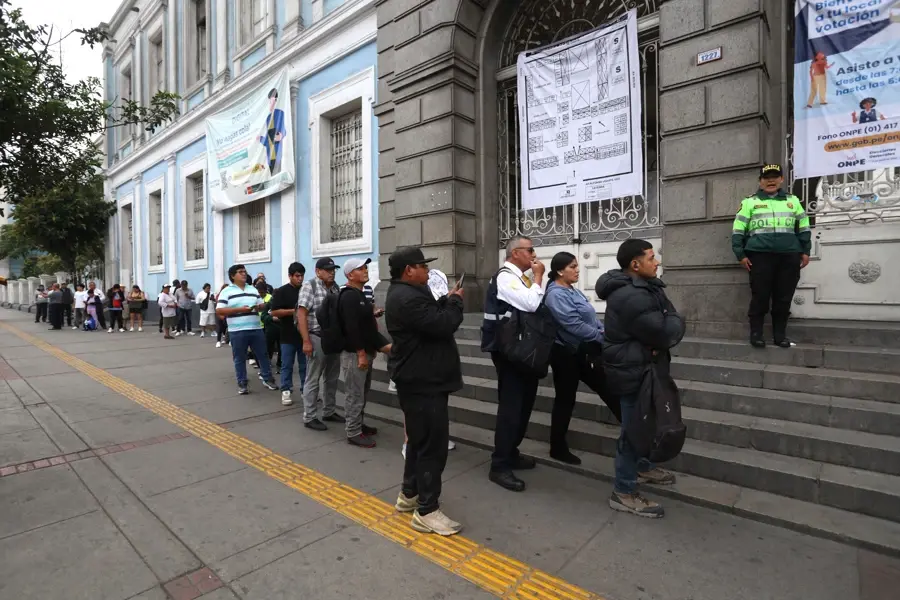 Peru vai às urnas com 35 candidatos à Presidência