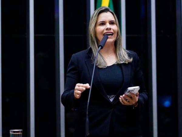 PL cogita deputada mais votada do Nordeste para vice de Flávio Bolsonaro
