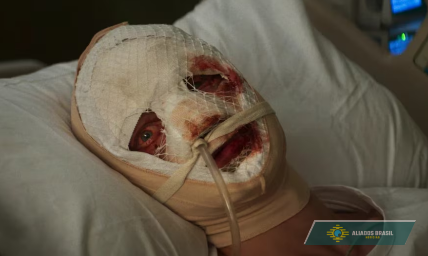 Primeira prévia de ‘Cara-de-Barro’: DC mergulha no terror corporal com um dos vilões mais icônicos do Batman