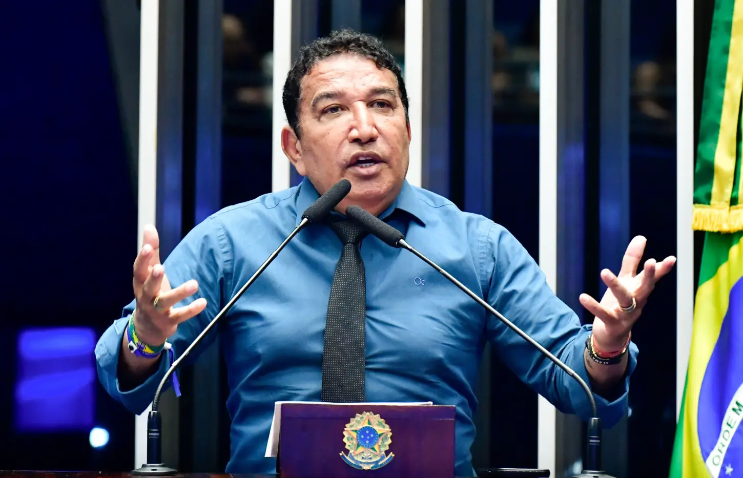 Senador Magno Malta é levado ao hospital após ter mal-estar súbito