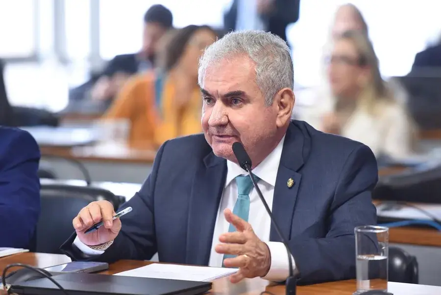 Senador ex-aliado de Lula rompe com o petista e declara apoio a Flávio: “Pela ganância do PT”