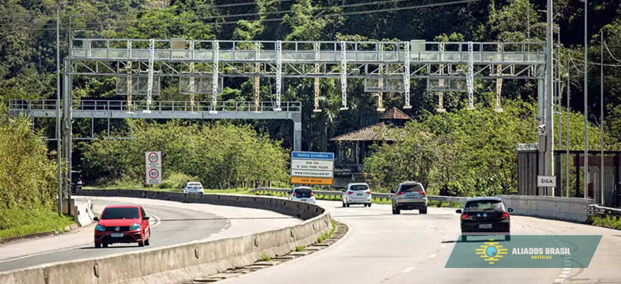 Sistema de pedágio free flow melhora trânsito, mas acumula falhas, golpes e três milhões de multas