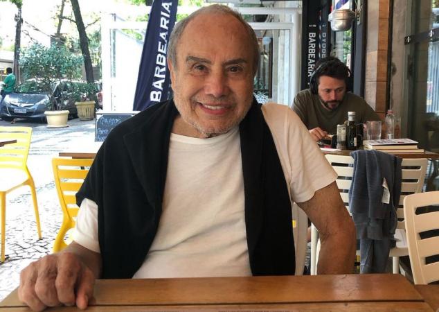 Stênio Garcia passa mal e é hospitalizado em meio a briga com filhas