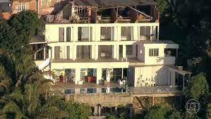 Suíte presidencial, passagem secreta e fuga antes da polícia: imagens exclusivas mostram esconderijo de traficante no Vidigal