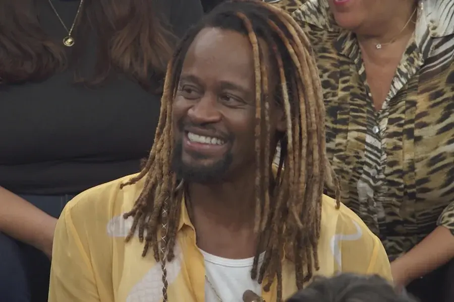 Toni Garrido se envolve em acidente e agente fica ferido no RJ