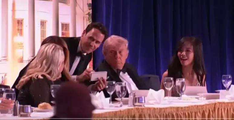 Trump deixa jantar da Casa Branca após sons de tiros; presidente está seguro